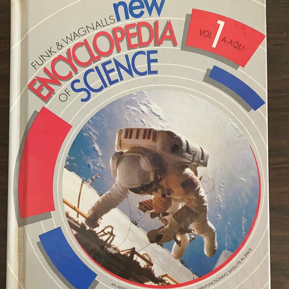 Funk & Wagnalls New Encyclopedia of Science Vol 1 A-AQU